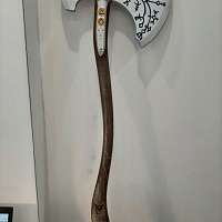 Косплей-топор God of War — готовый реквизит. Собранный и окрашенный косплей-реквизит.